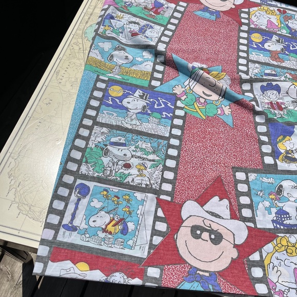 Vintage 80s Snoopy, Charlie Brown & The Peanuts Gang Flat Sheet - Picture 6 of 7